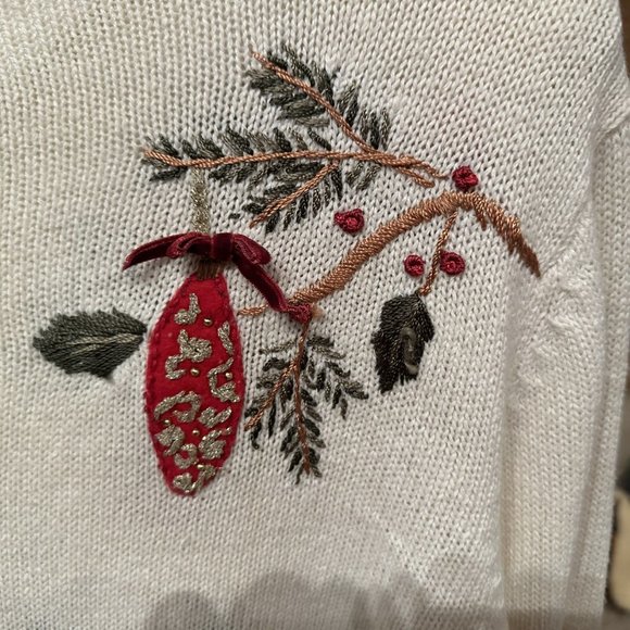 Ivory XL Christmas Sweater with embroidered and beaded ornaments with sequins - Picture 3 of 4